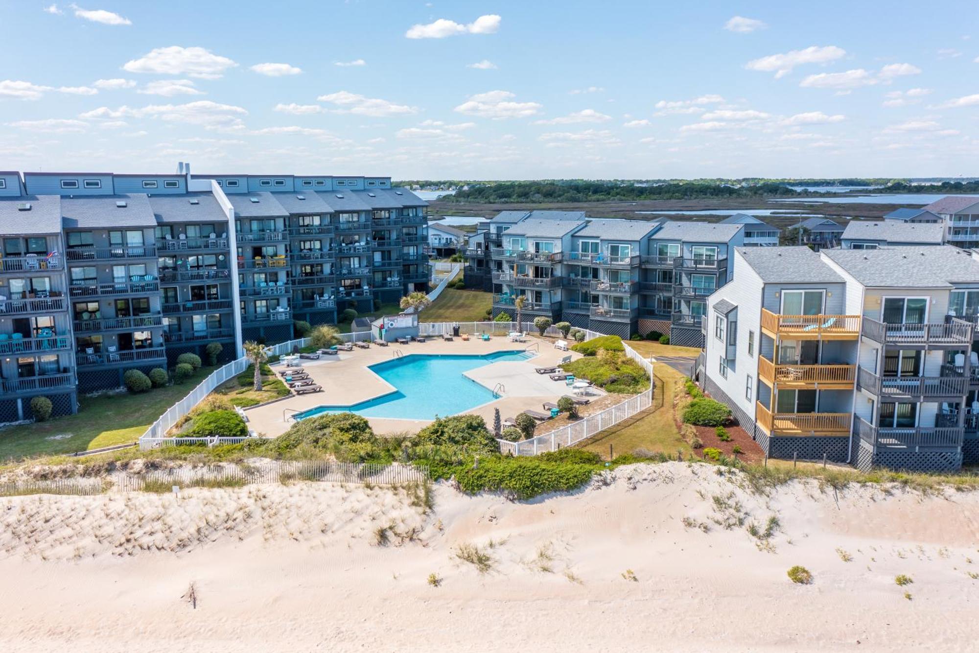 Shipwatch Villas North Topsail Beach Oda fotoğraf